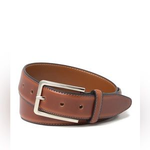 Size 32 NWT English Laundry belt. Brown. Never been worn perfect condition.
